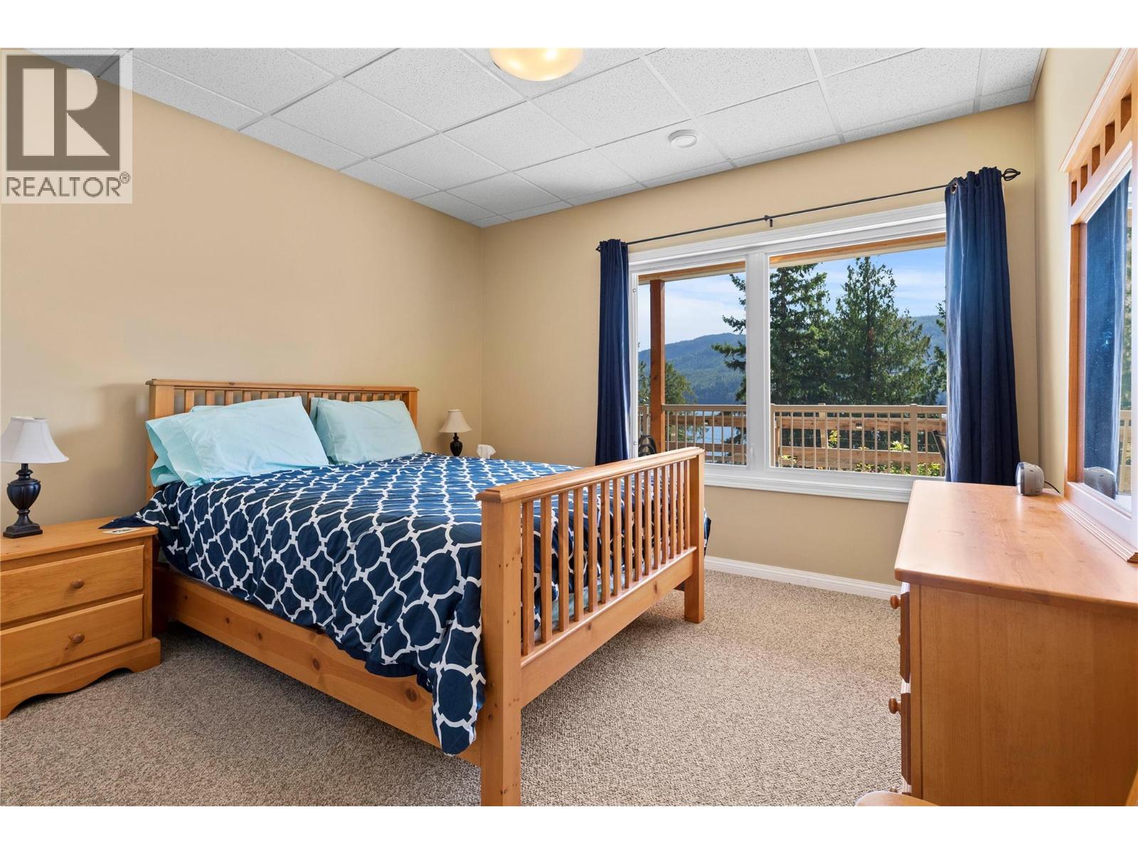  8738 Squilax Anglemont Road, St. Ives