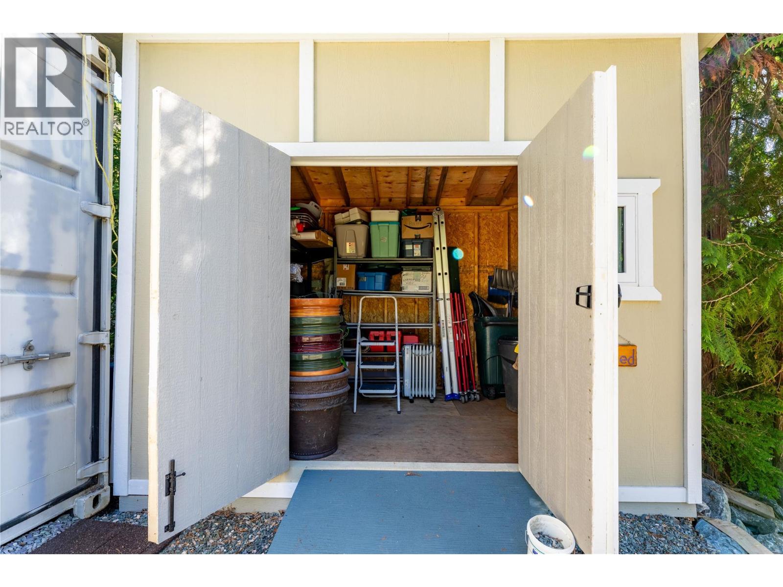  8738 Squilax Anglemont Road, St. Ives