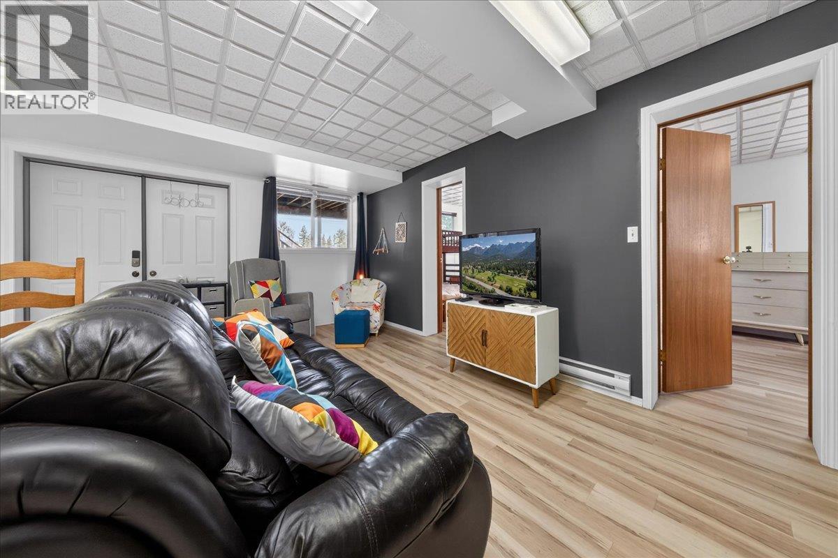 5024 Hot Springs Road, Fairmont Hot Springs