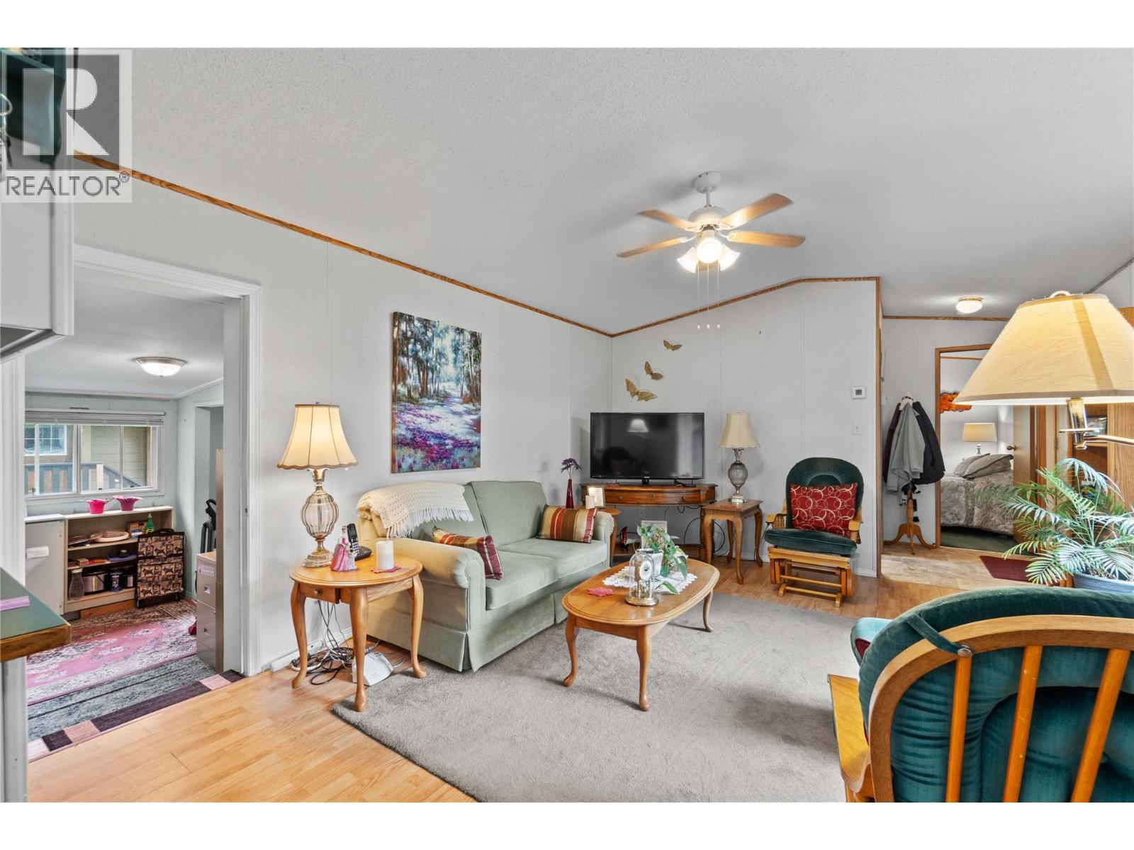 #2 5161 63 Avenue NE - 14