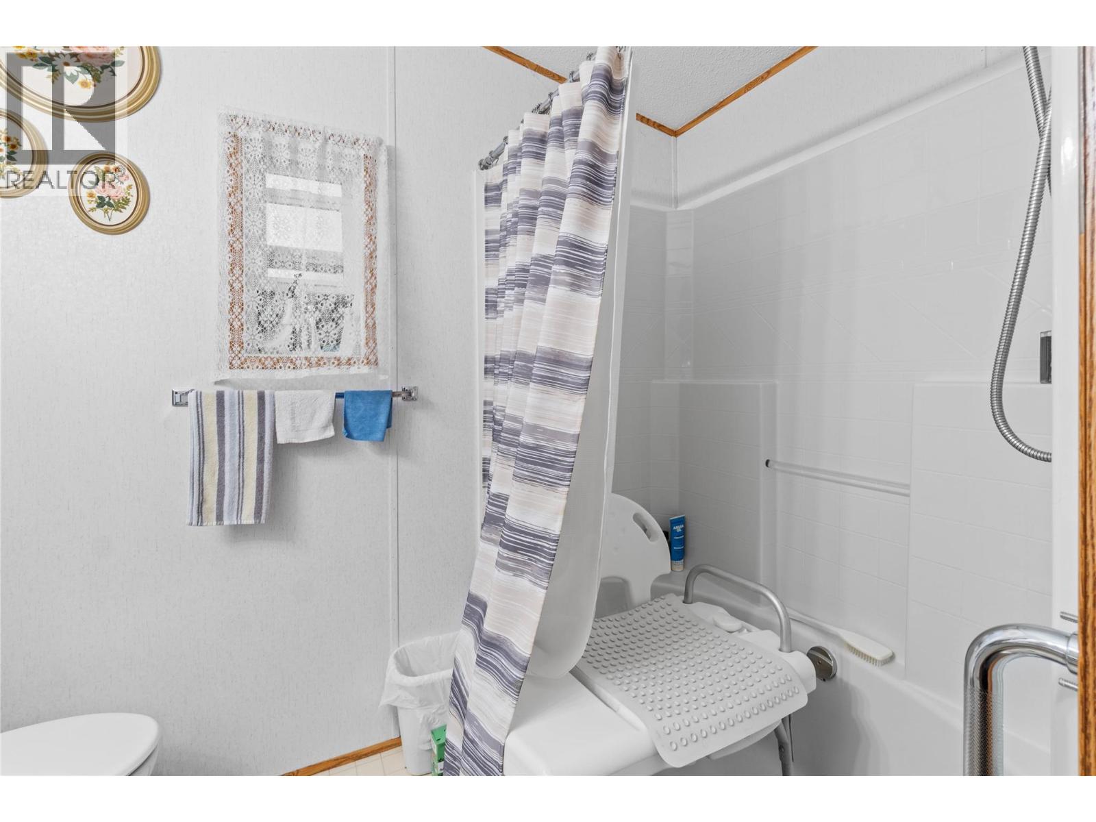 #2 5161 63 Avenue NE - 24