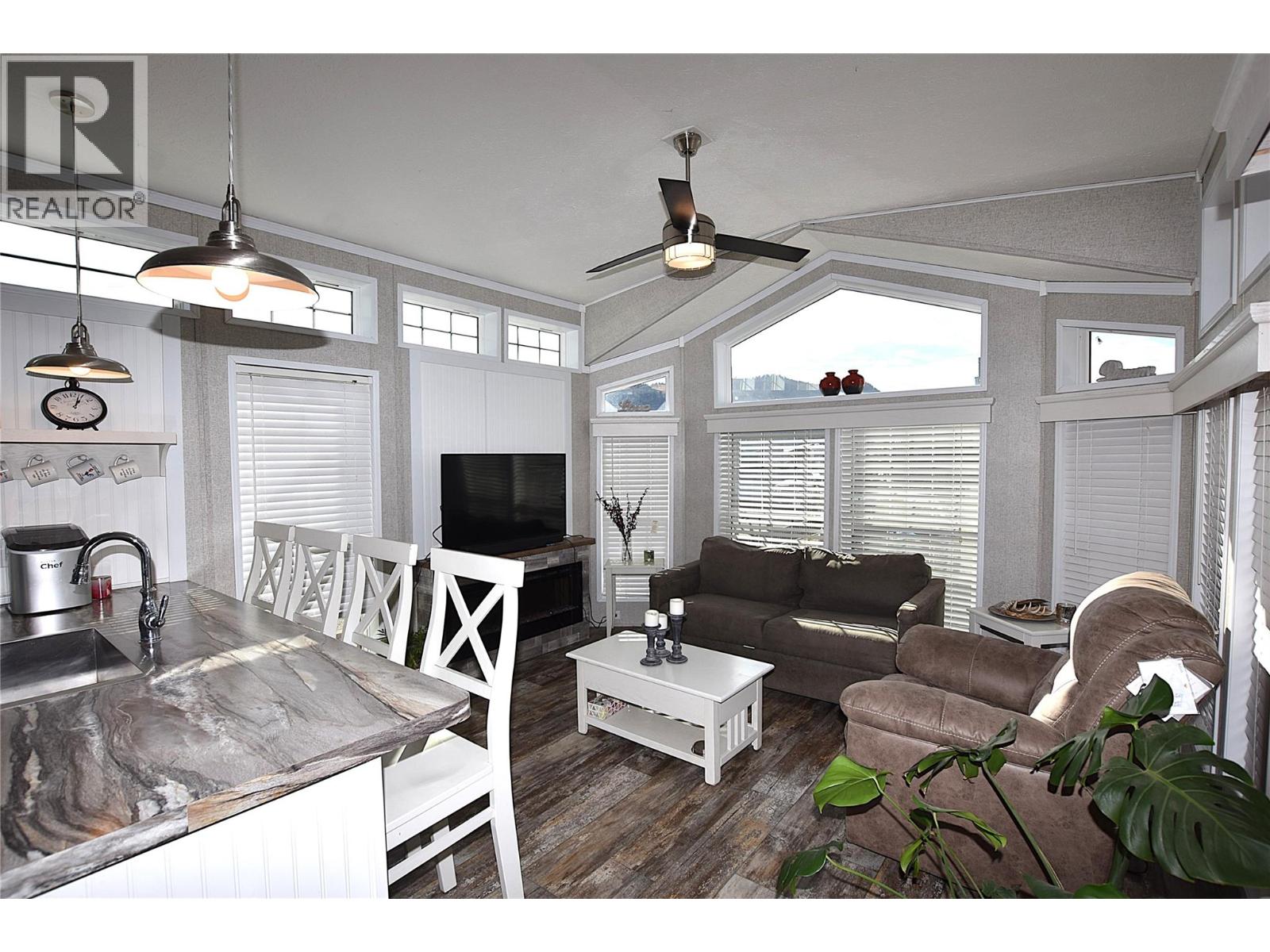 65 Antoine Unit# 5, Vernon