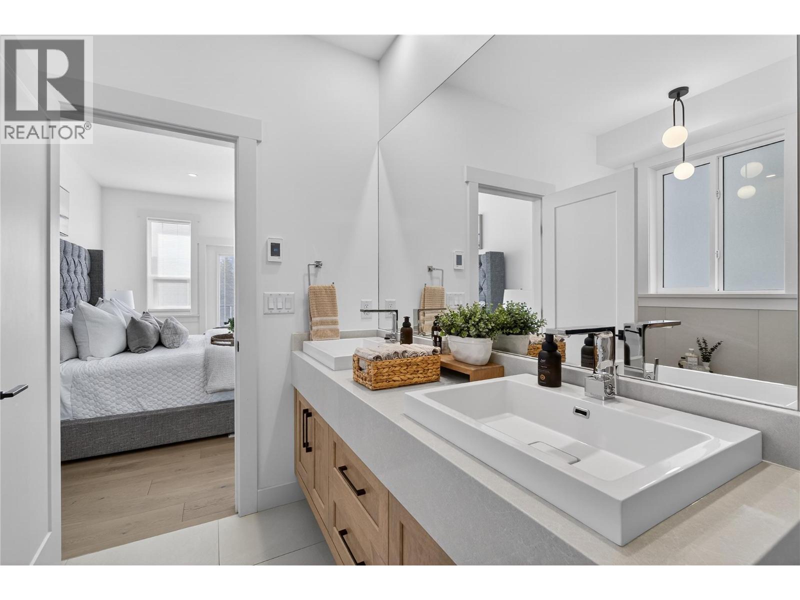 1621 9 Street SE, Salmon Arm