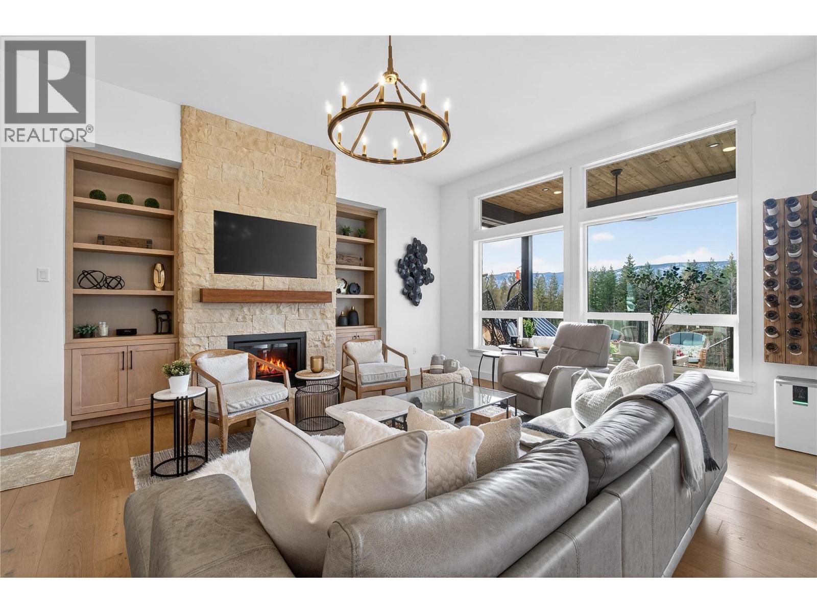 1621 9 Street SE, Salmon Arm