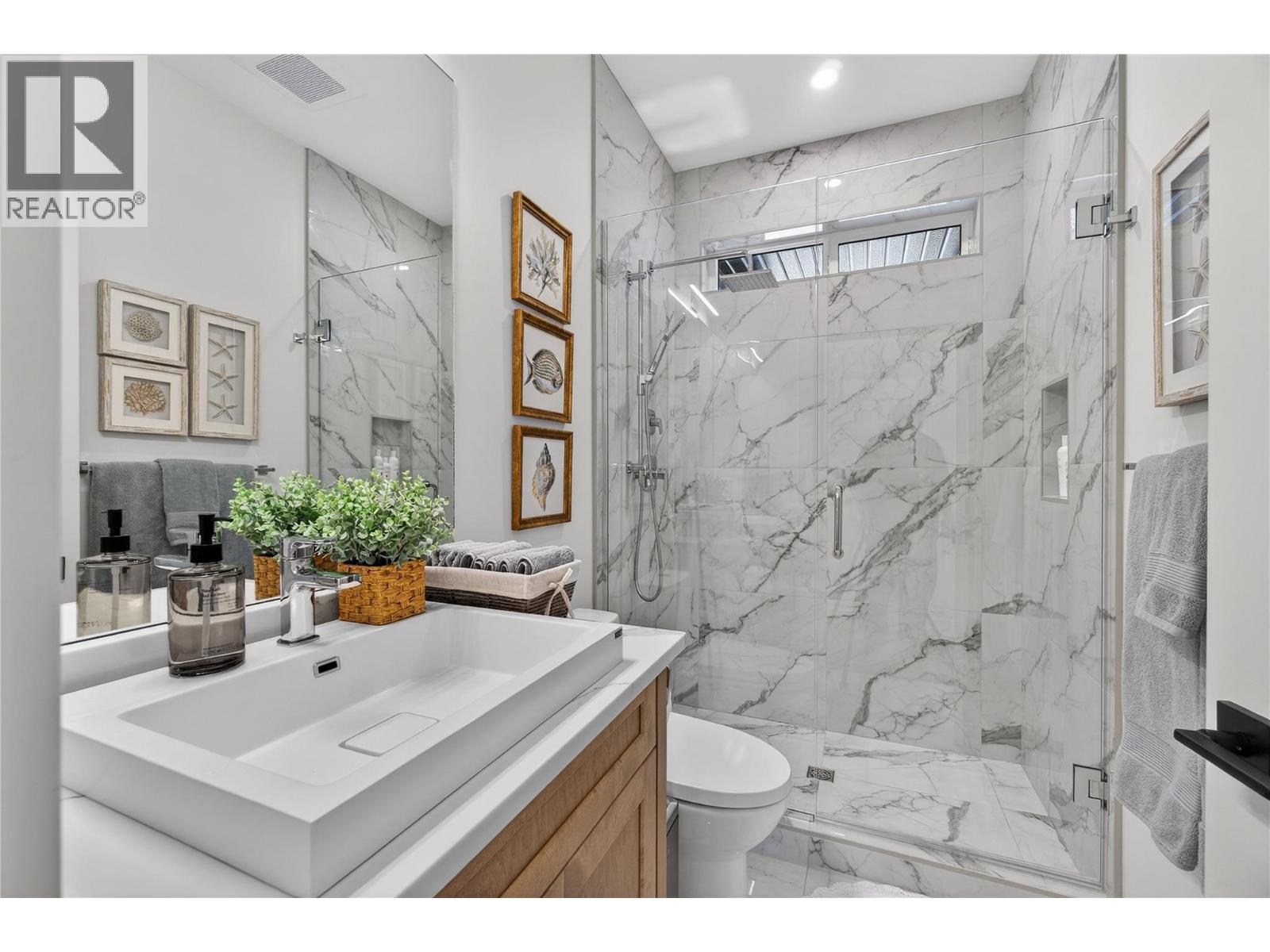 1621 9 Street SE, Salmon Arm