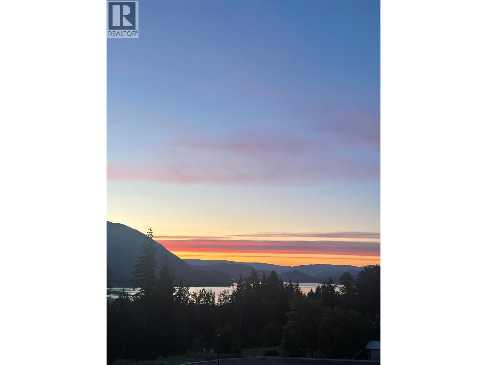 1621 9 Street SE, Salmon Arm