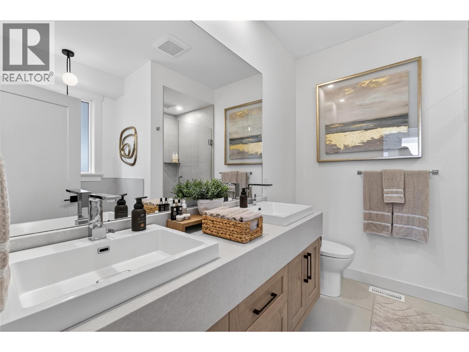 1621 9 Street SE, Salmon Arm