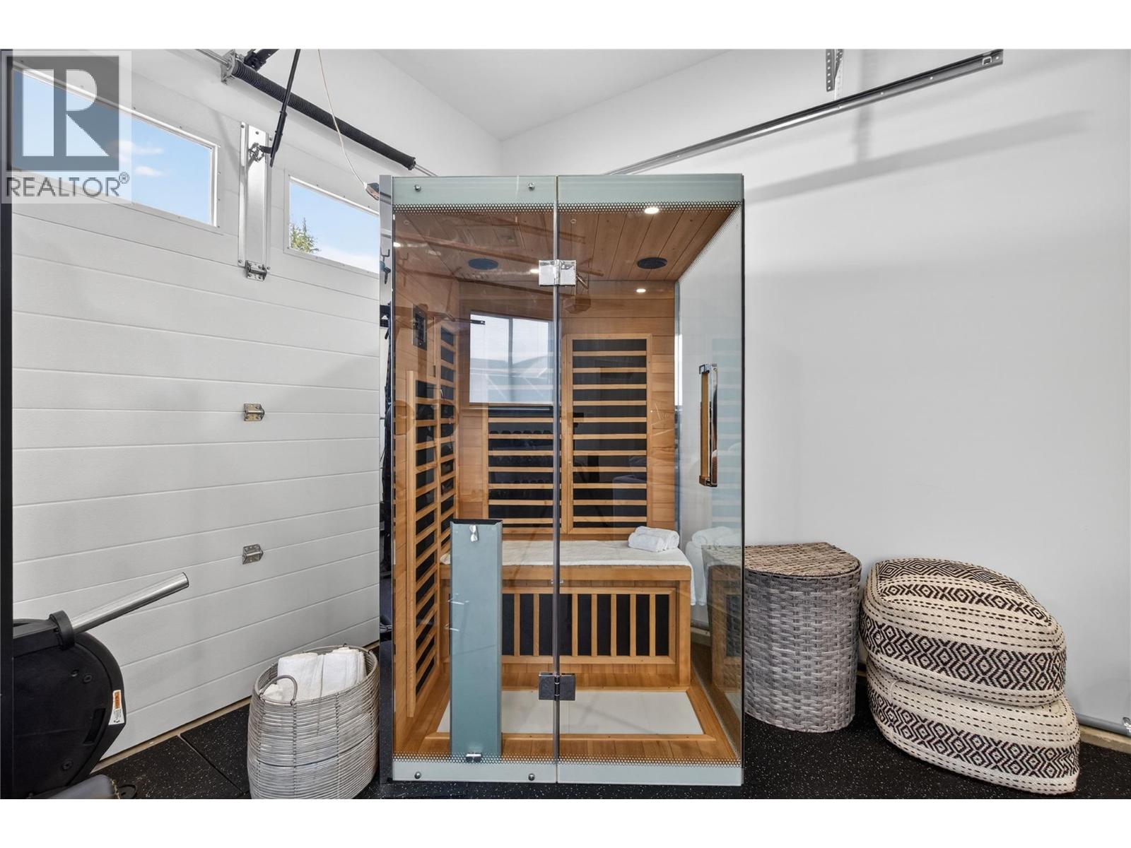 1621 9 Street SE, Salmon Arm