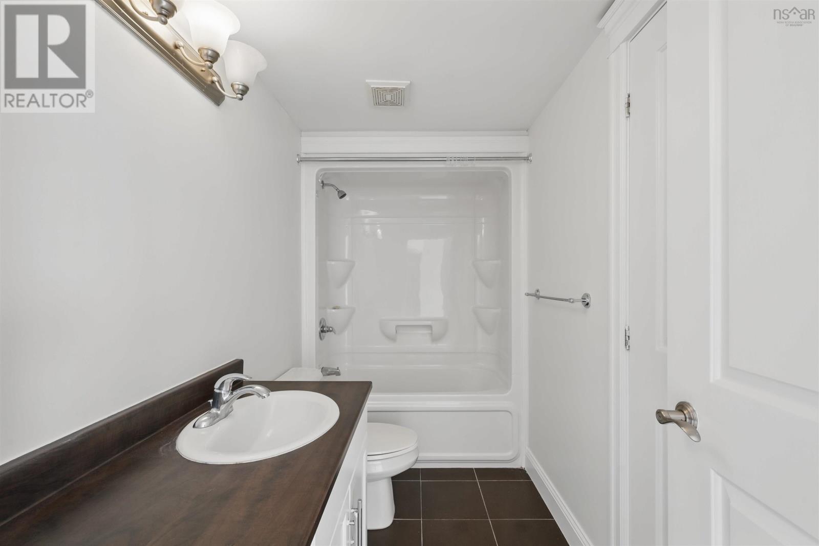 Property 26 of 32 of 707 60 Walter Havill Drive