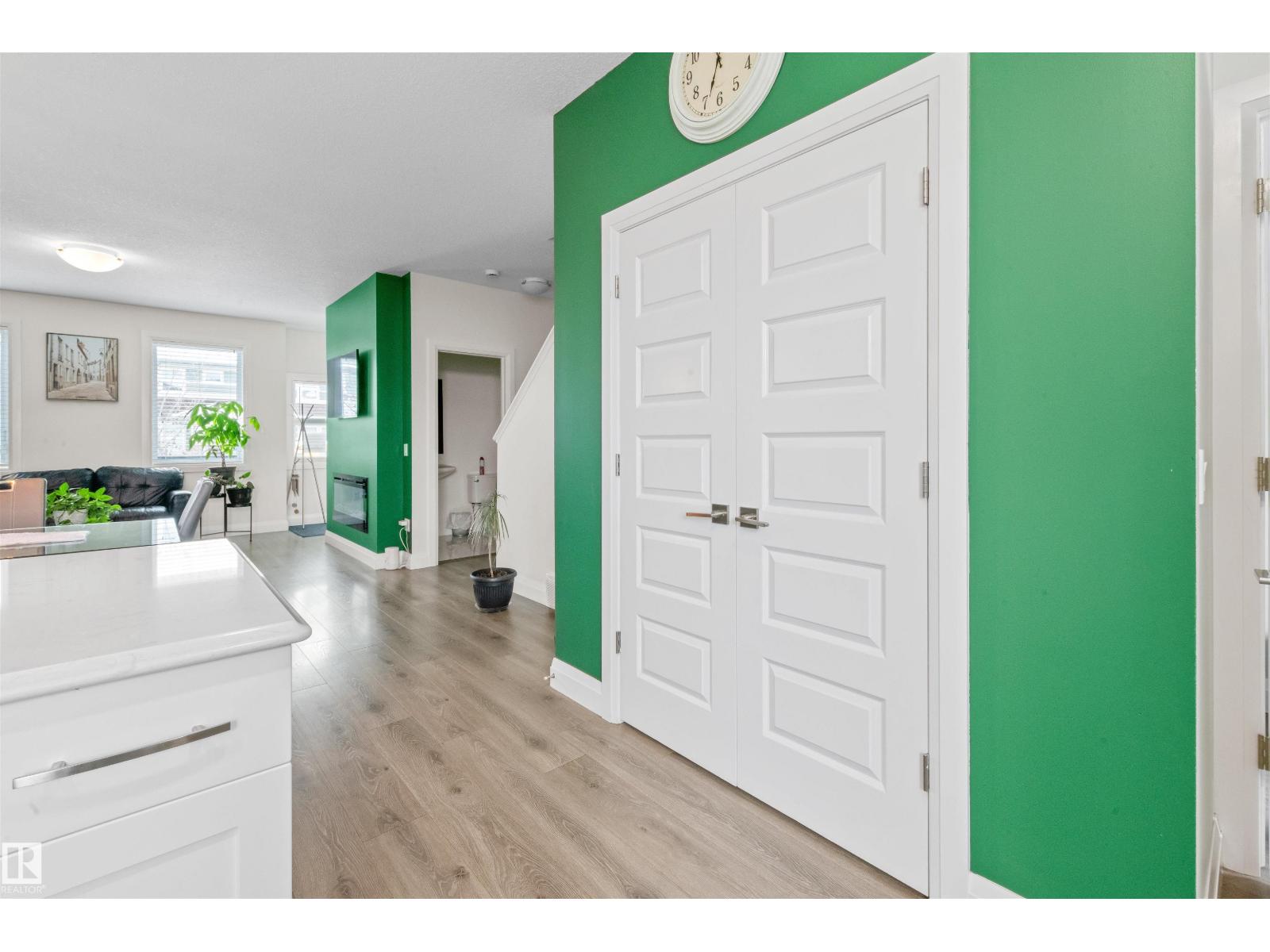 389 Charlesworth DR SW SW - 8