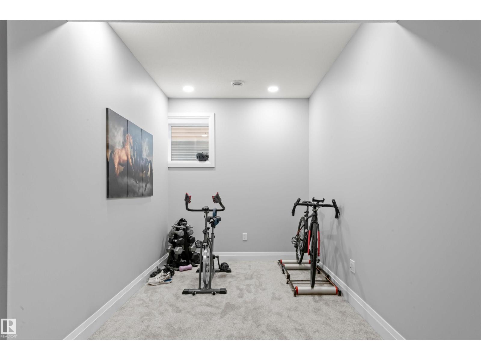 389 Charlesworth DR SW SW - 17