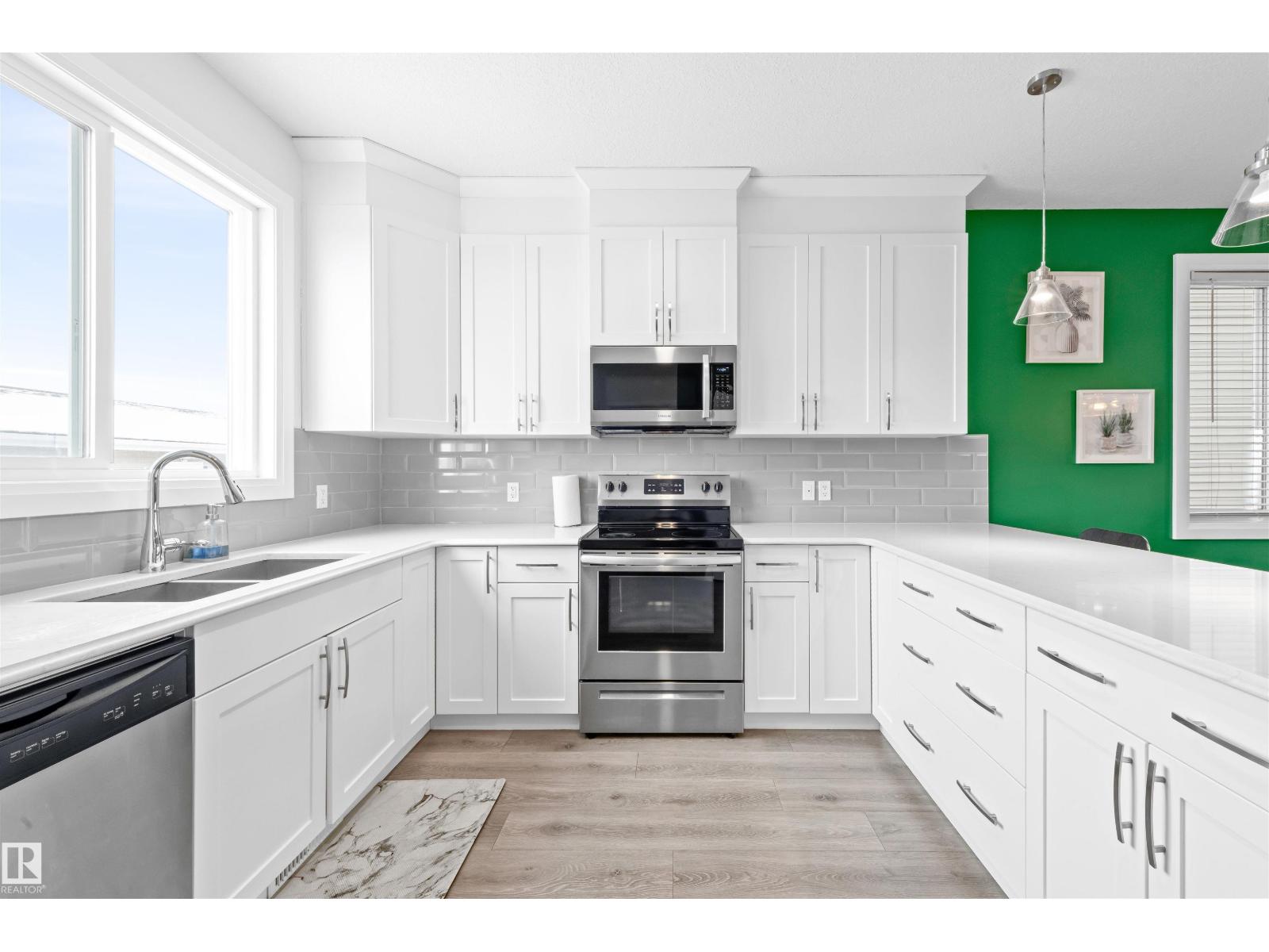 389 Charlesworth DR SW SW - 11