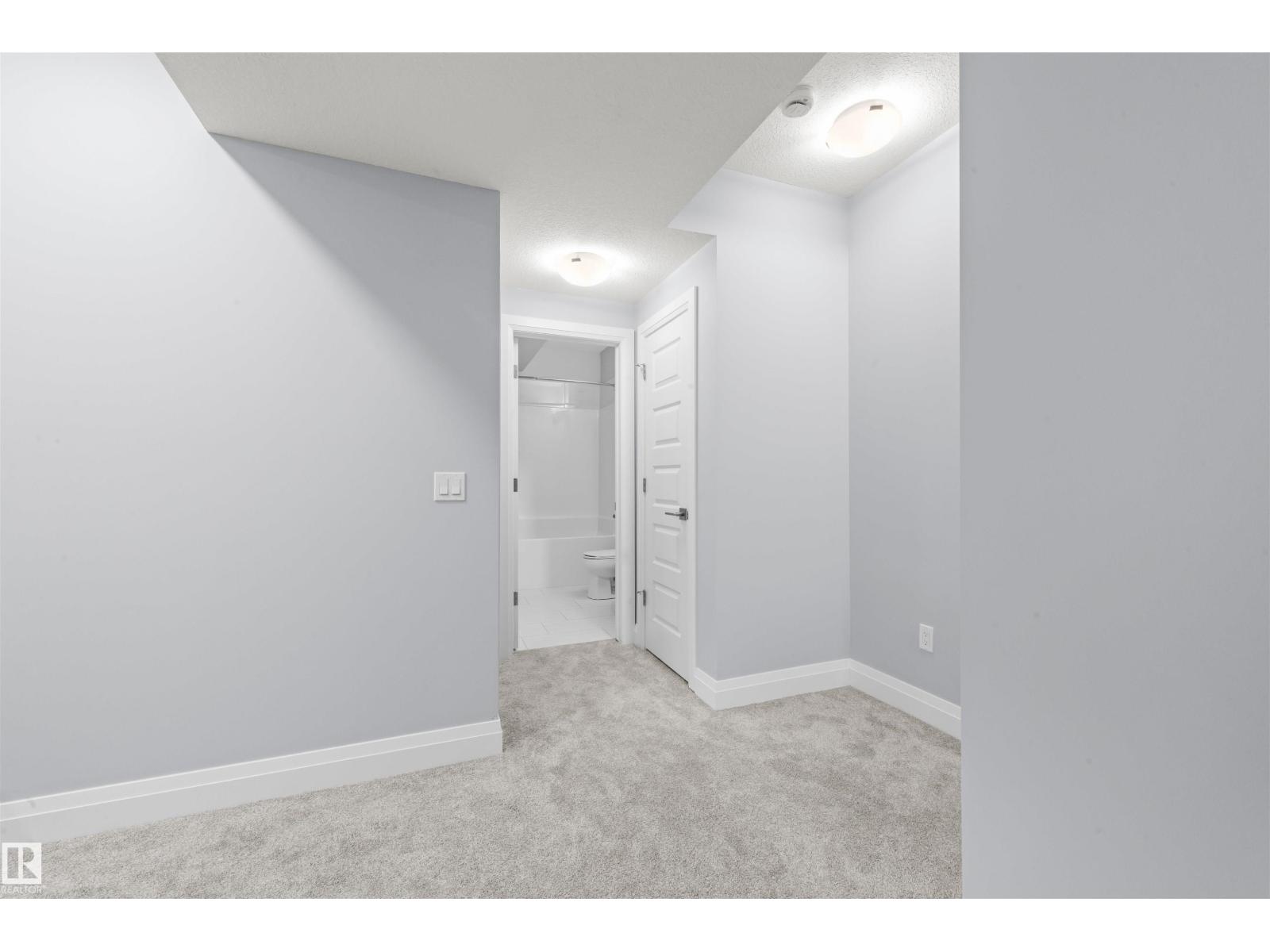 389 Charlesworth DR SW SW - 19