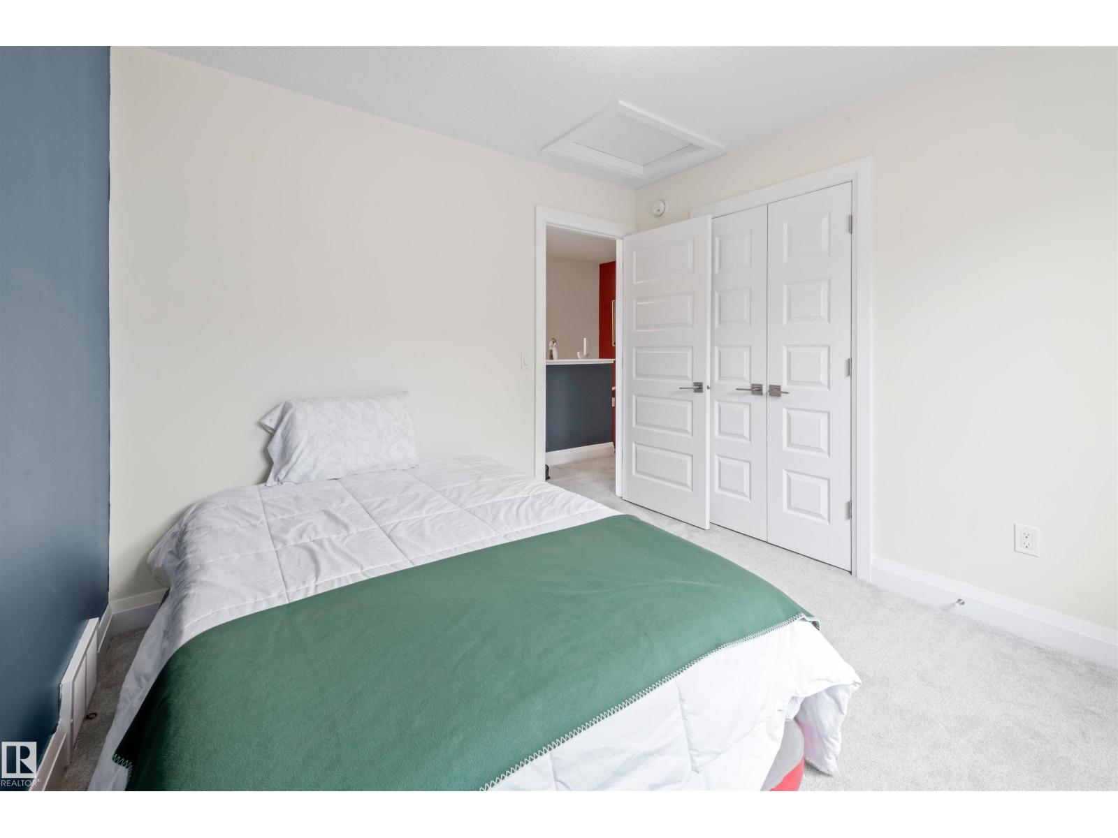 389 Charlesworth DR SW SW - 24