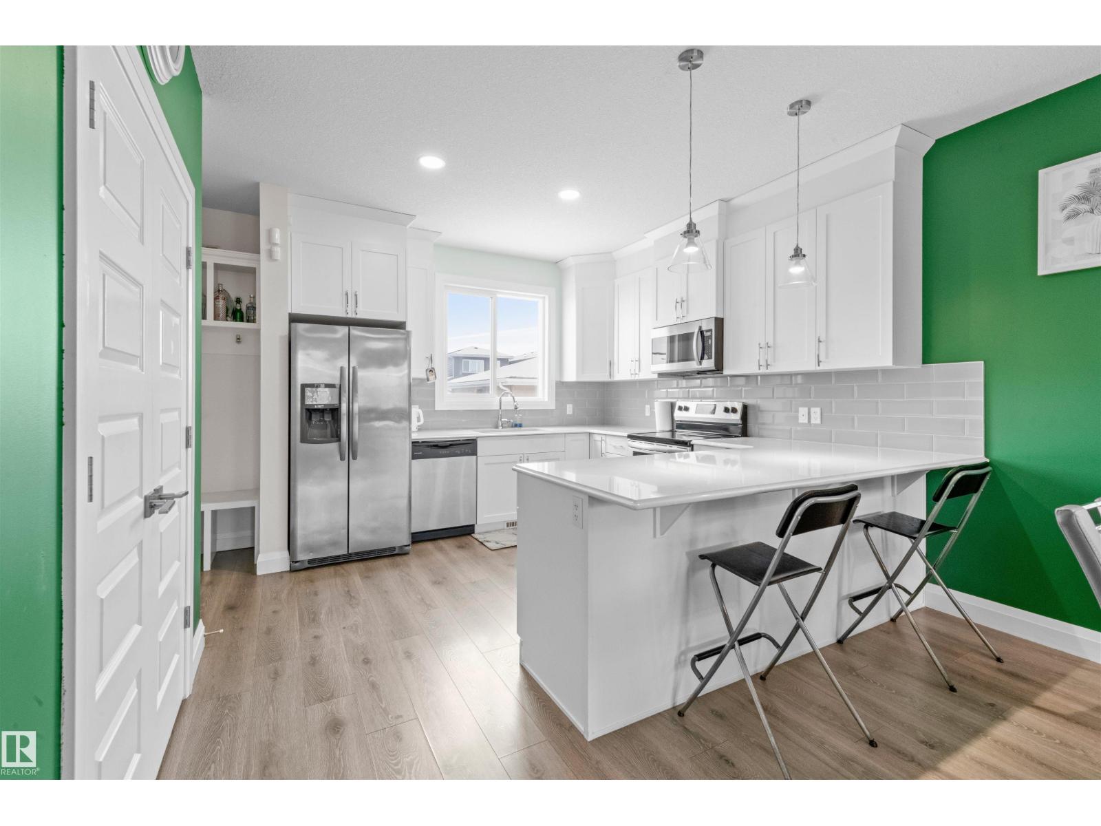 389 Charlesworth DR SW SW - 12