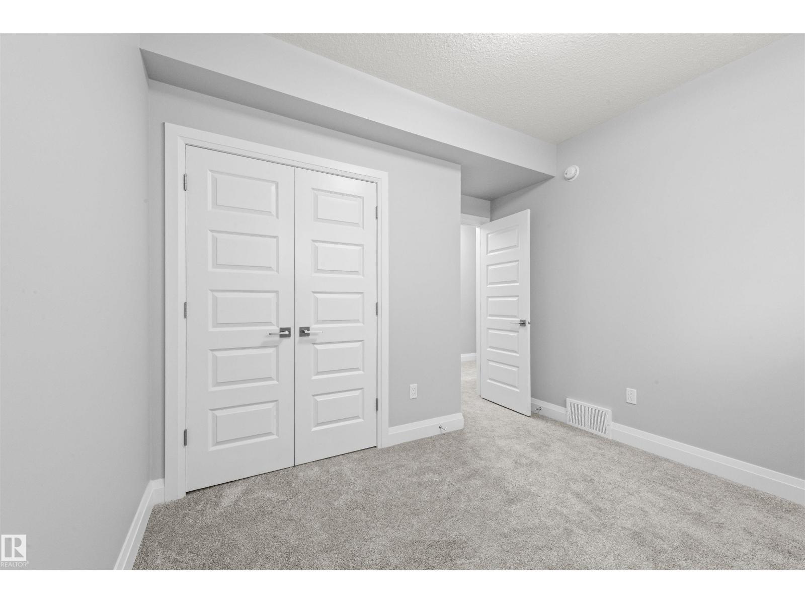 389 Charlesworth DR SW SW - 18