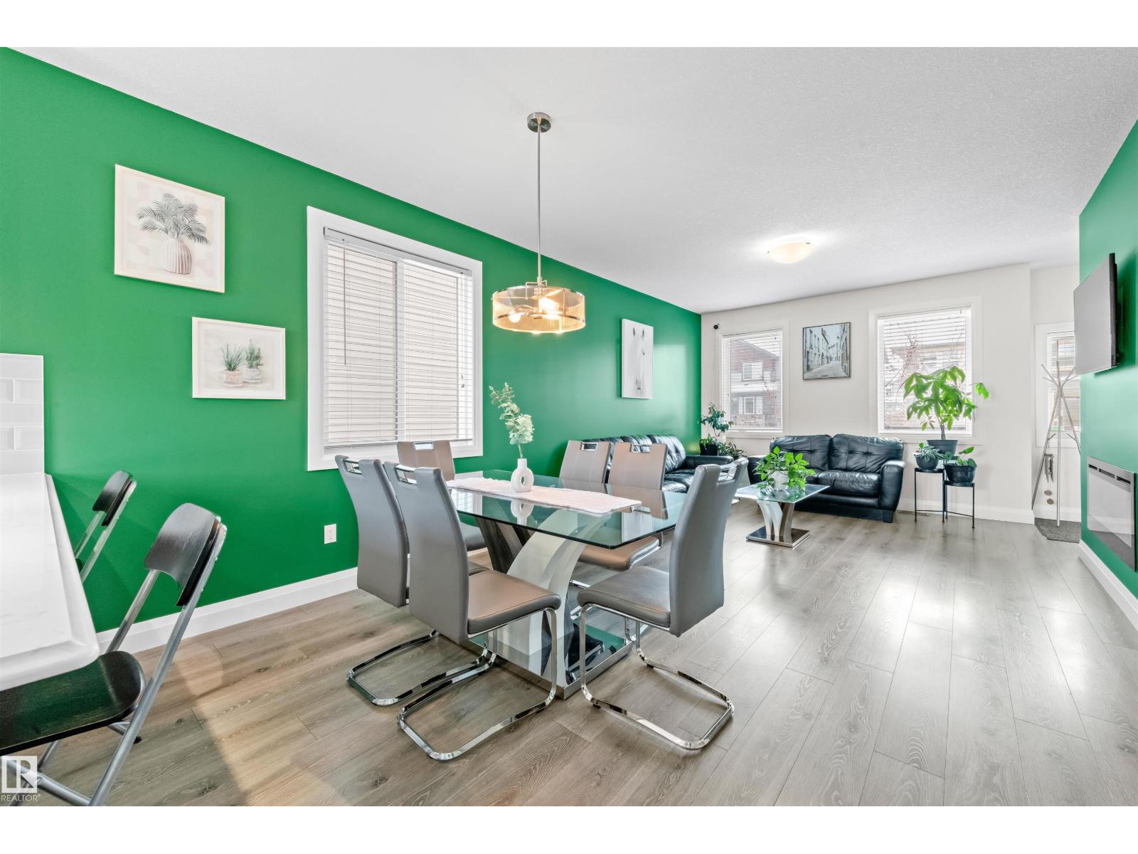 389 Charlesworth DR SW SW - 6
