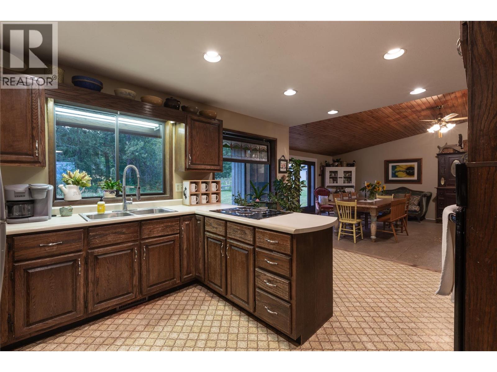 2523 Evans Road, Celista