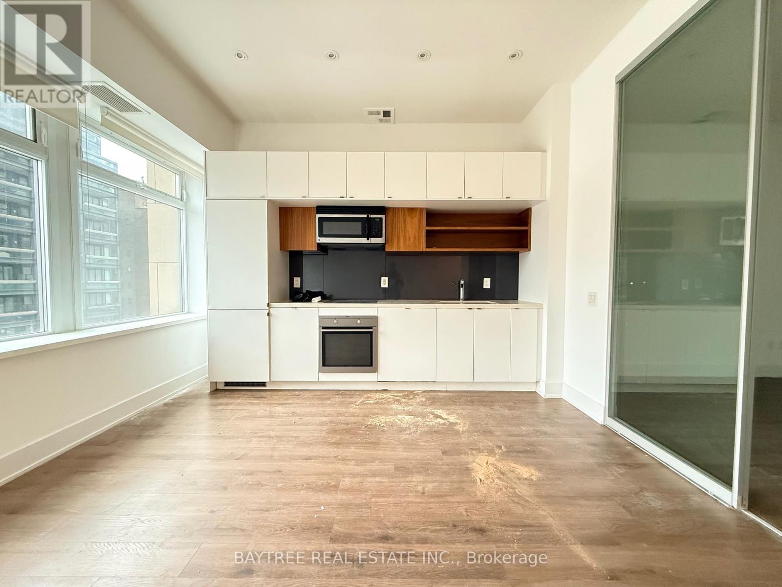 425 - 111 ST CLAIR AVENUE W - Photo 2 of 12, Toronto (Yonge-St. Clair), Ontario