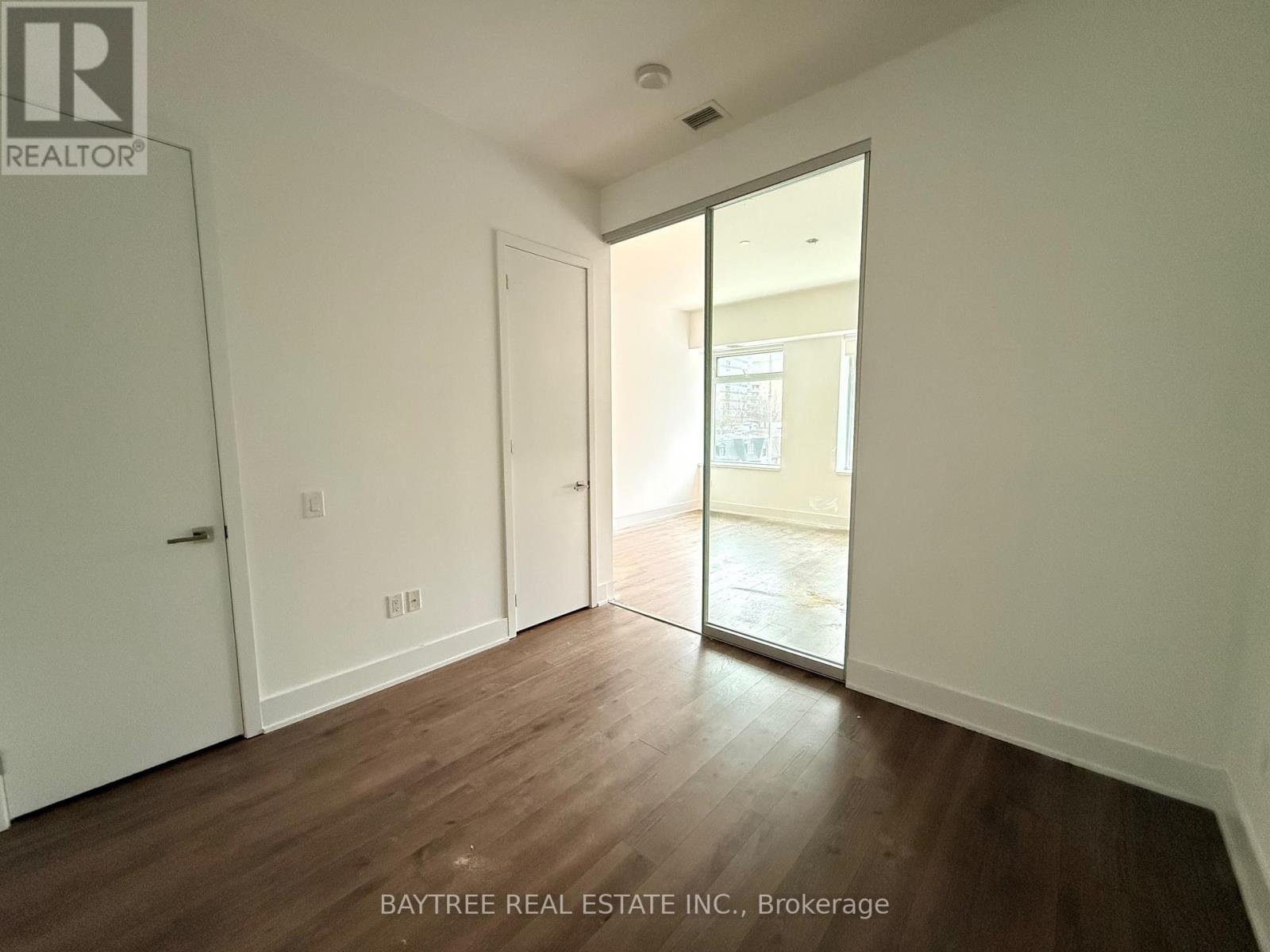 425 - 111 ST CLAIR AVENUE W - Photo 4 of 12, Toronto (Yonge-St. Clair), Ontario