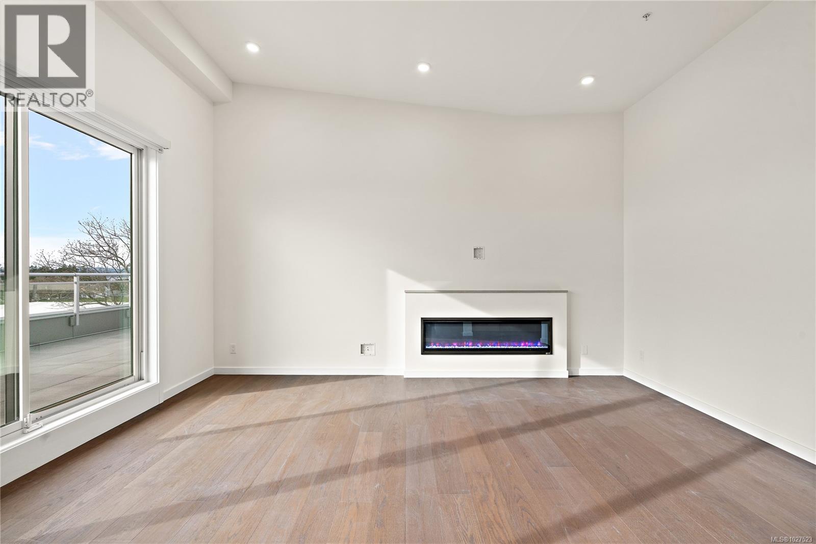 501 1102 Esquimalt Road, Esquimalt