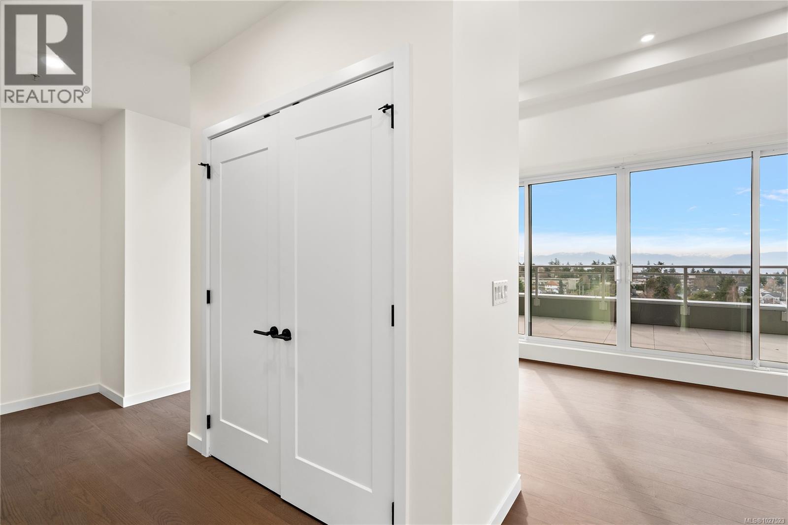 501 1102 Esquimalt Road, Esquimalt