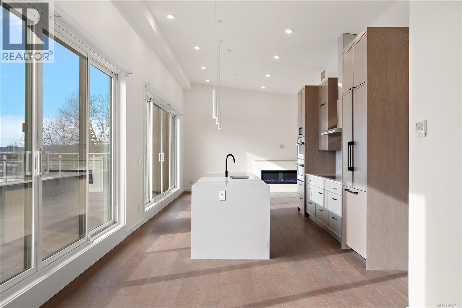 501 1102 Esquimalt Road, Esquimalt