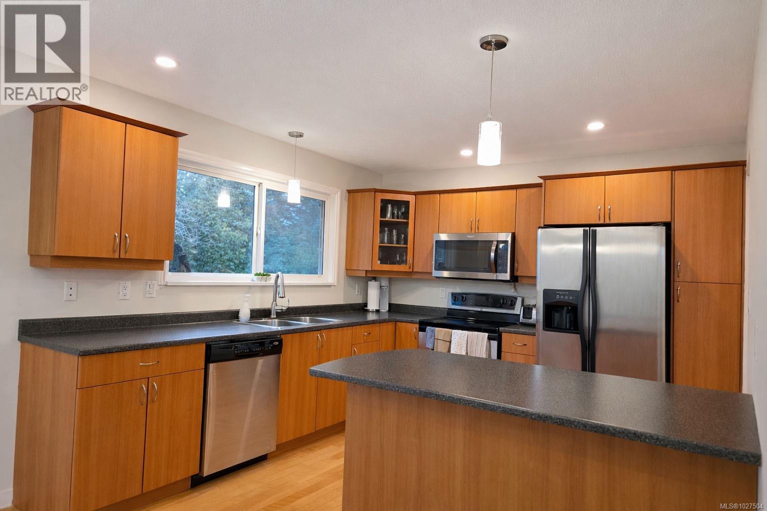  4031 Osgoode Place, Saanich