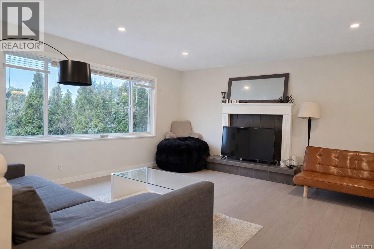 4031 Osgoode Place, Saanich