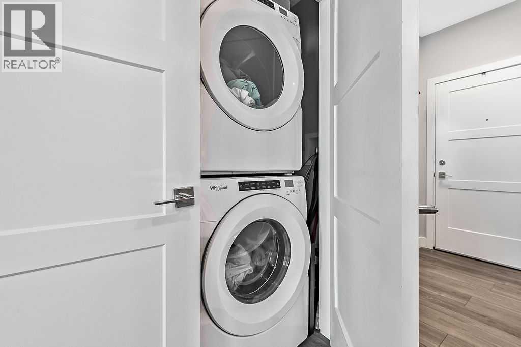 Single Family House for Sale in    Avenue SW Springbank Hill Calgary 