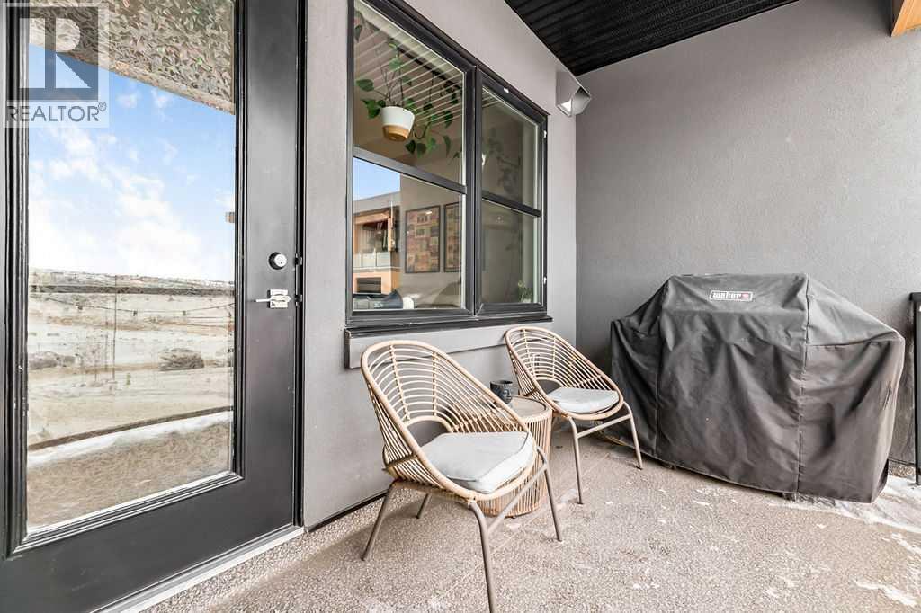 Single Family House for Sale in    Avenue SW Springbank Hill Calgary 