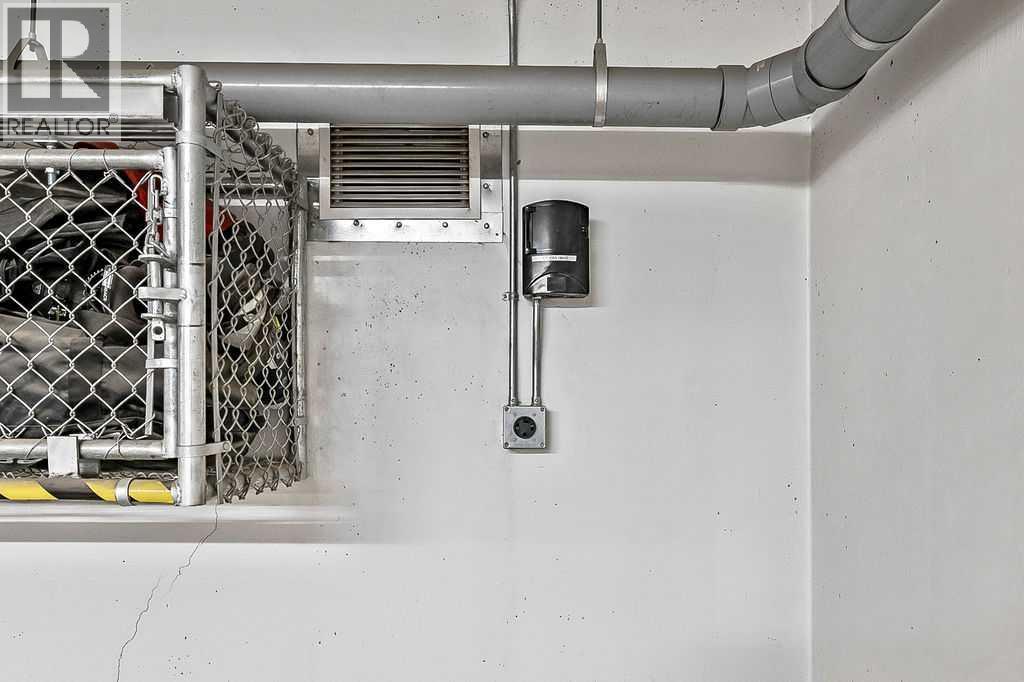 Single Family House for Sale in    Avenue SW Springbank Hill Calgary 