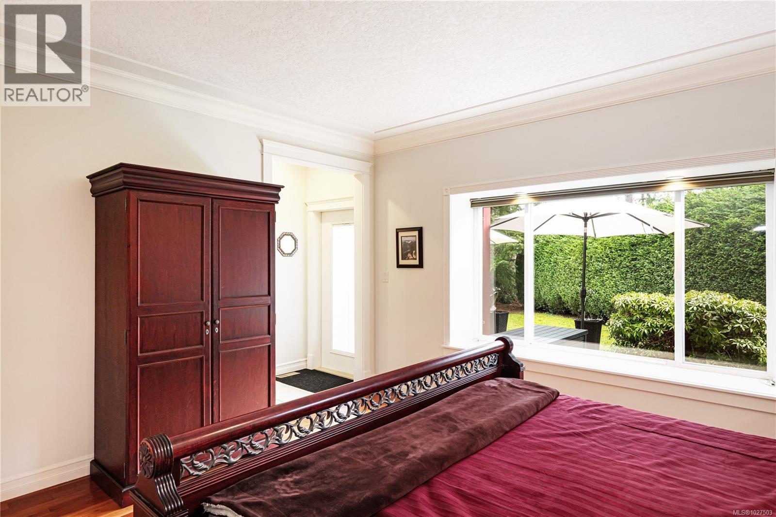 3151 KLANAWA CRES - 23