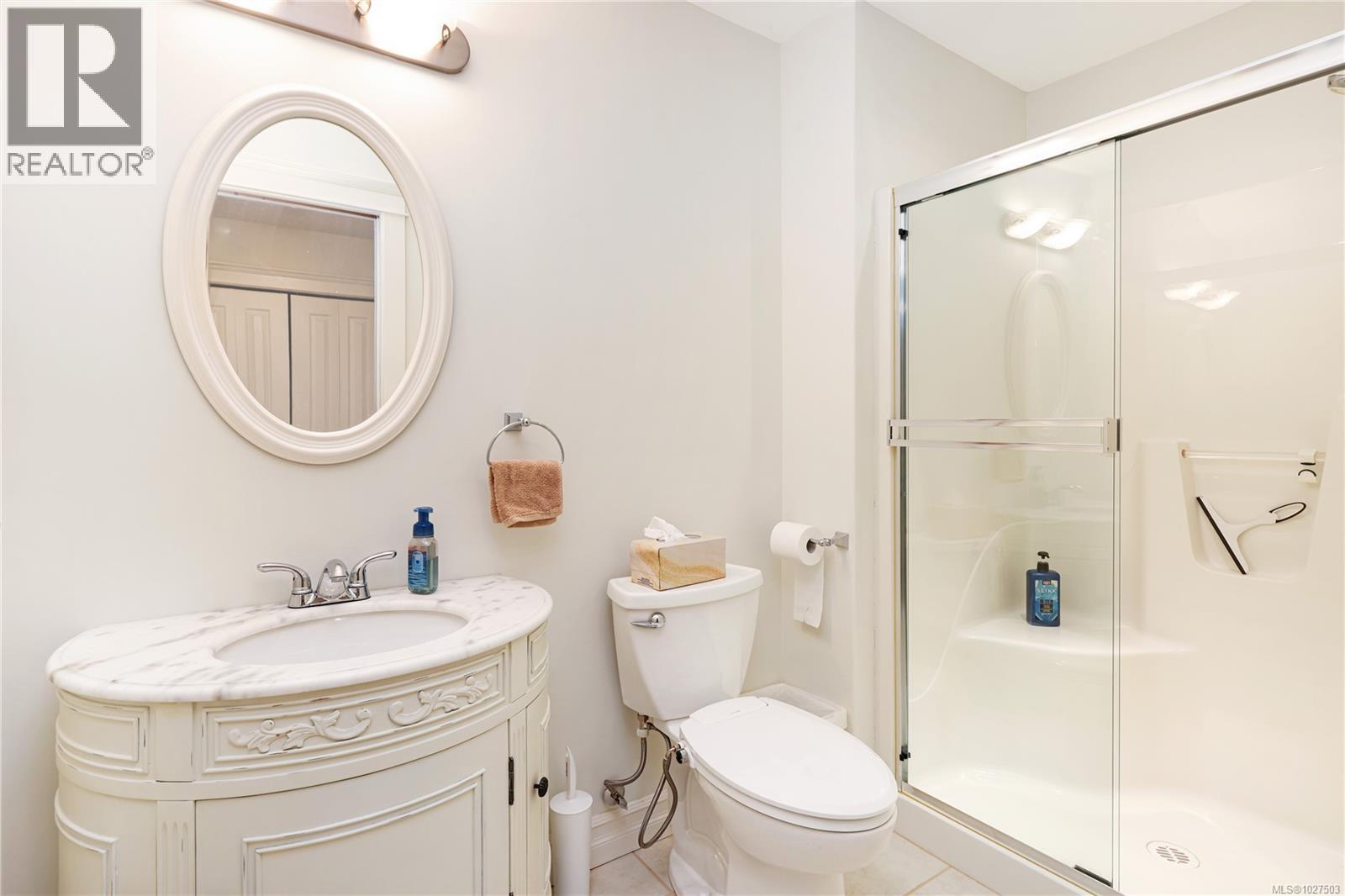 3151 KLANAWA CRES - 38