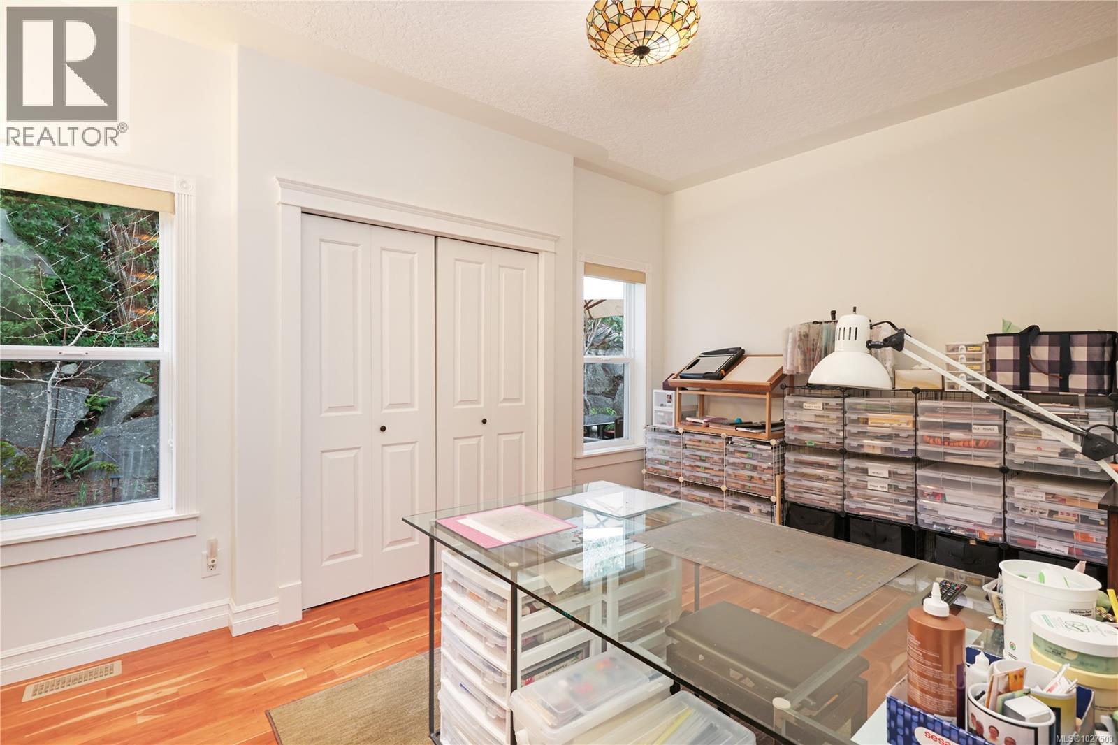 3151 Klanawa Cres - 33