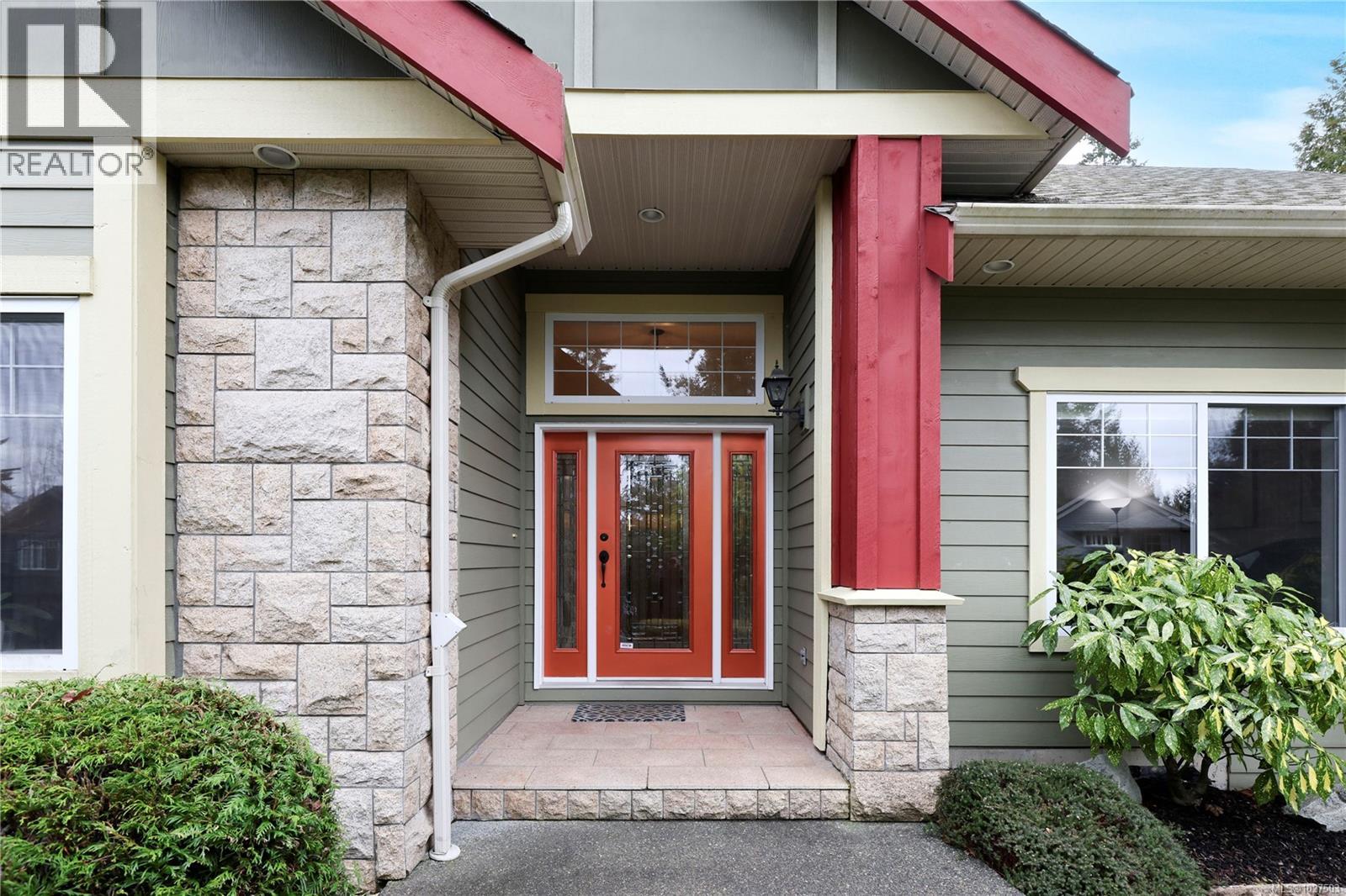 3151 KLANAWA CRES - 5