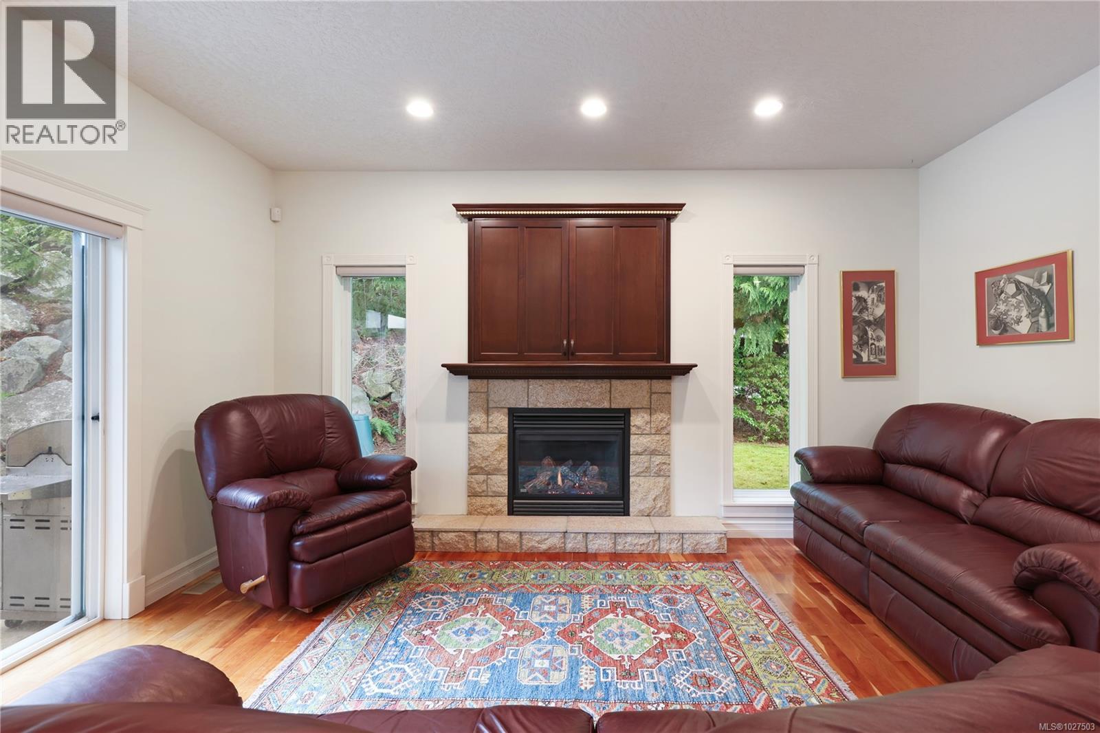 3151 KLANAWA CRES - 14