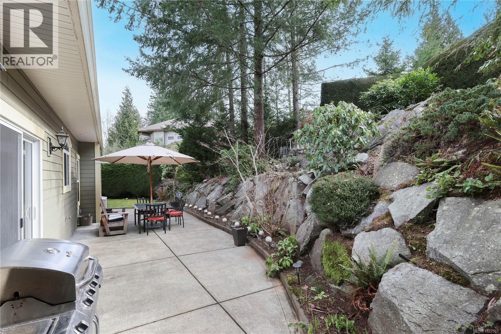 3151 KLANAWA CRES - 29