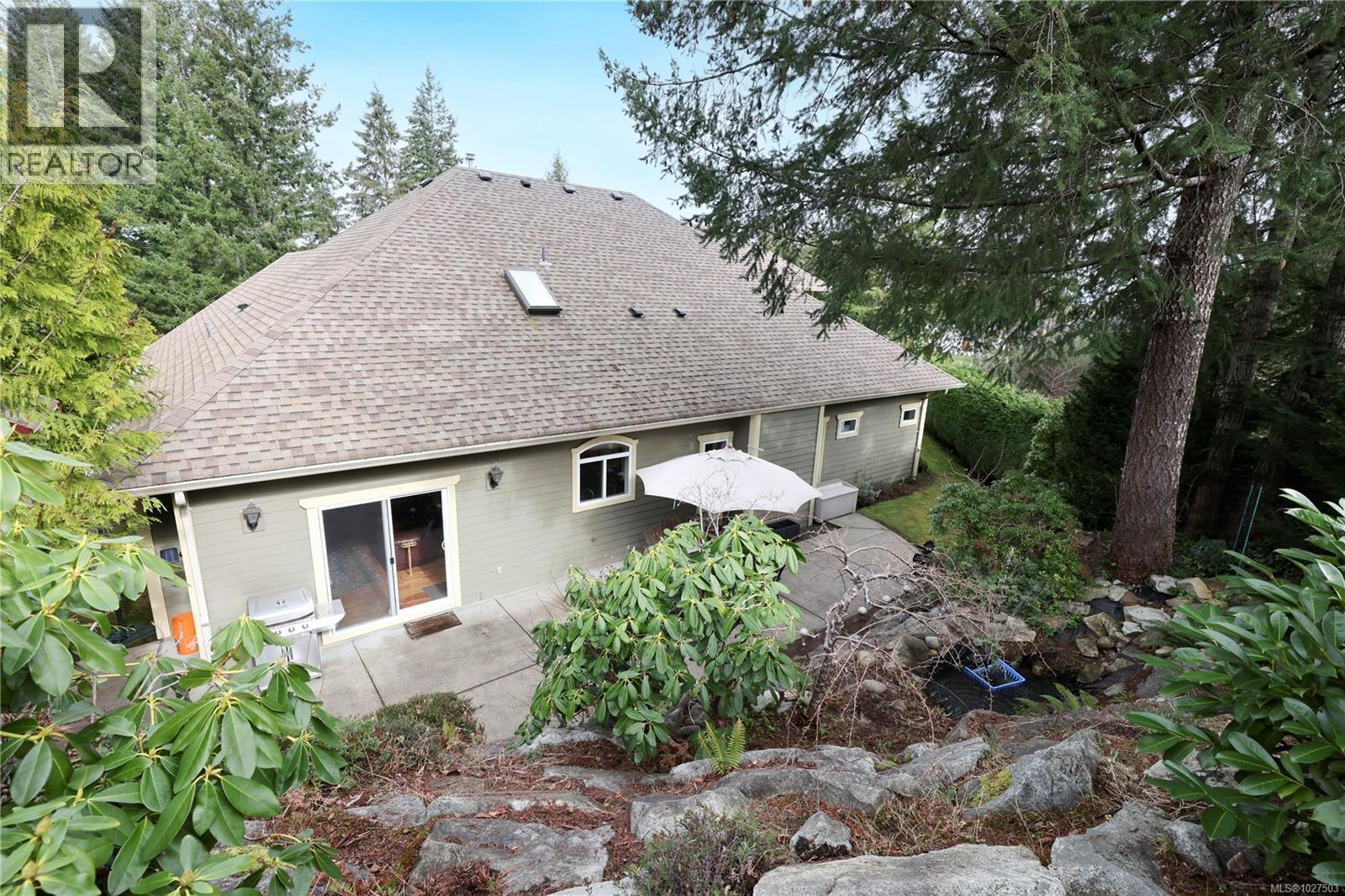 3151 KLANAWA CRES - 39