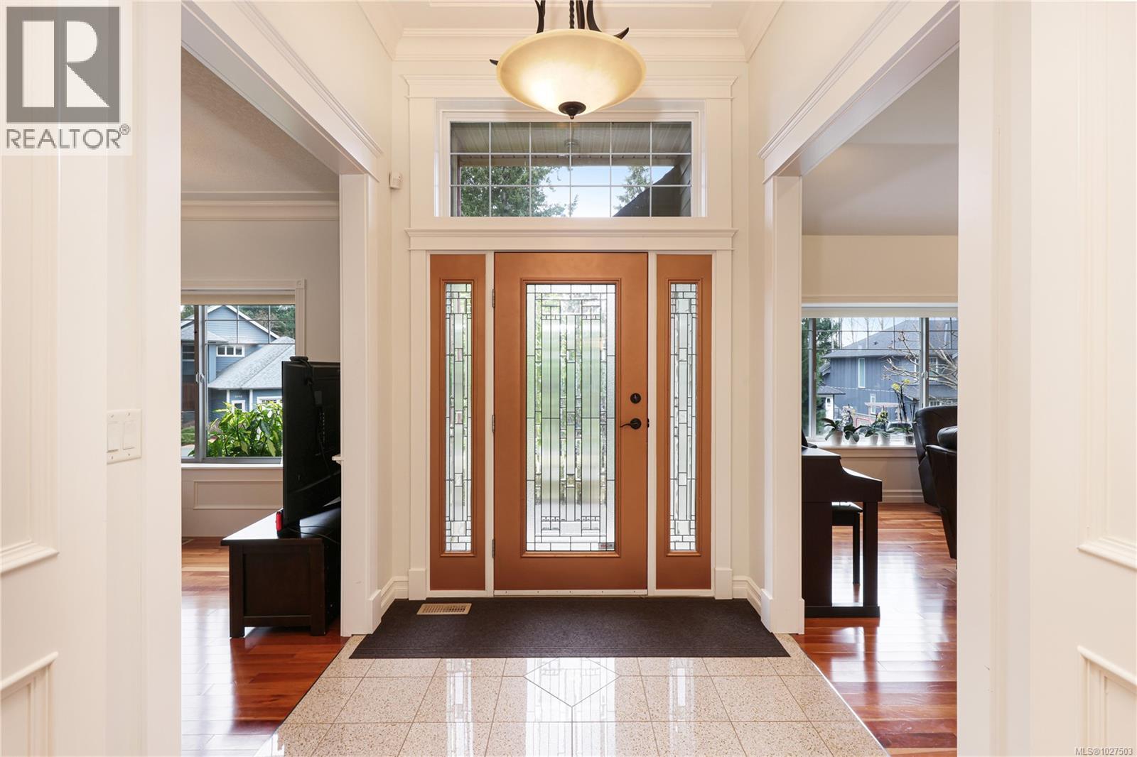 3151 KLANAWA CRES - 6