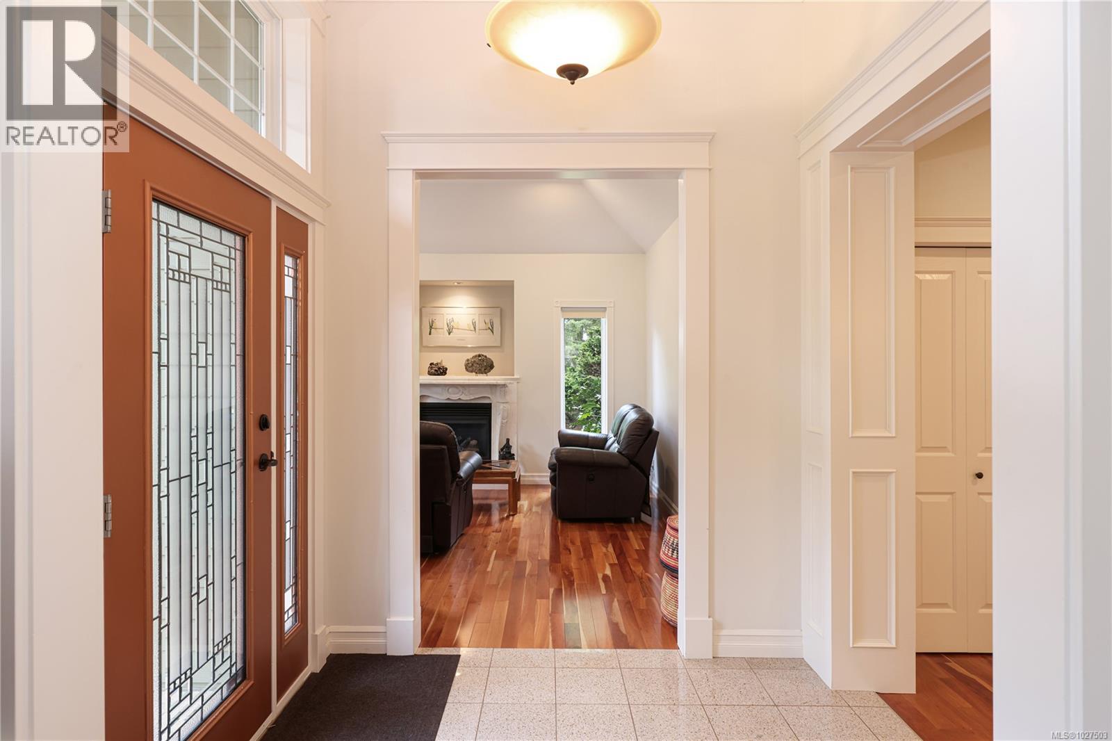 3151 KLANAWA CRES - 7