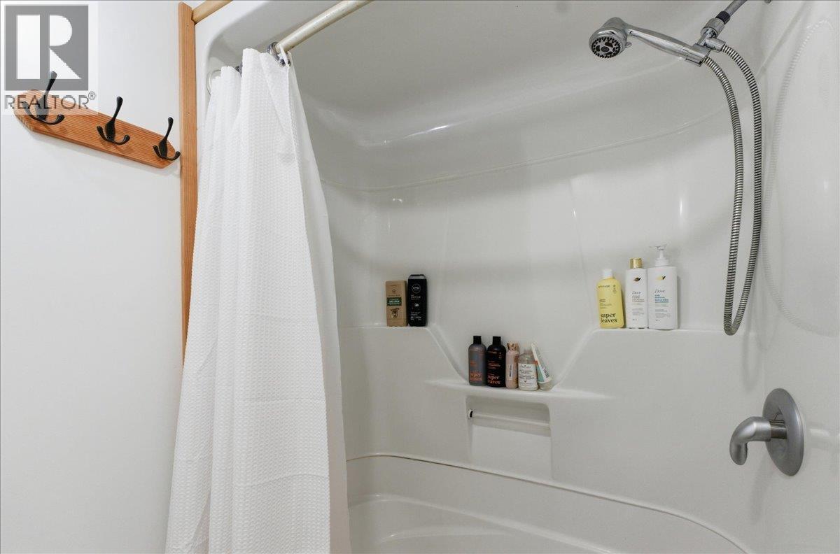 258 2ND Avenue, Trail