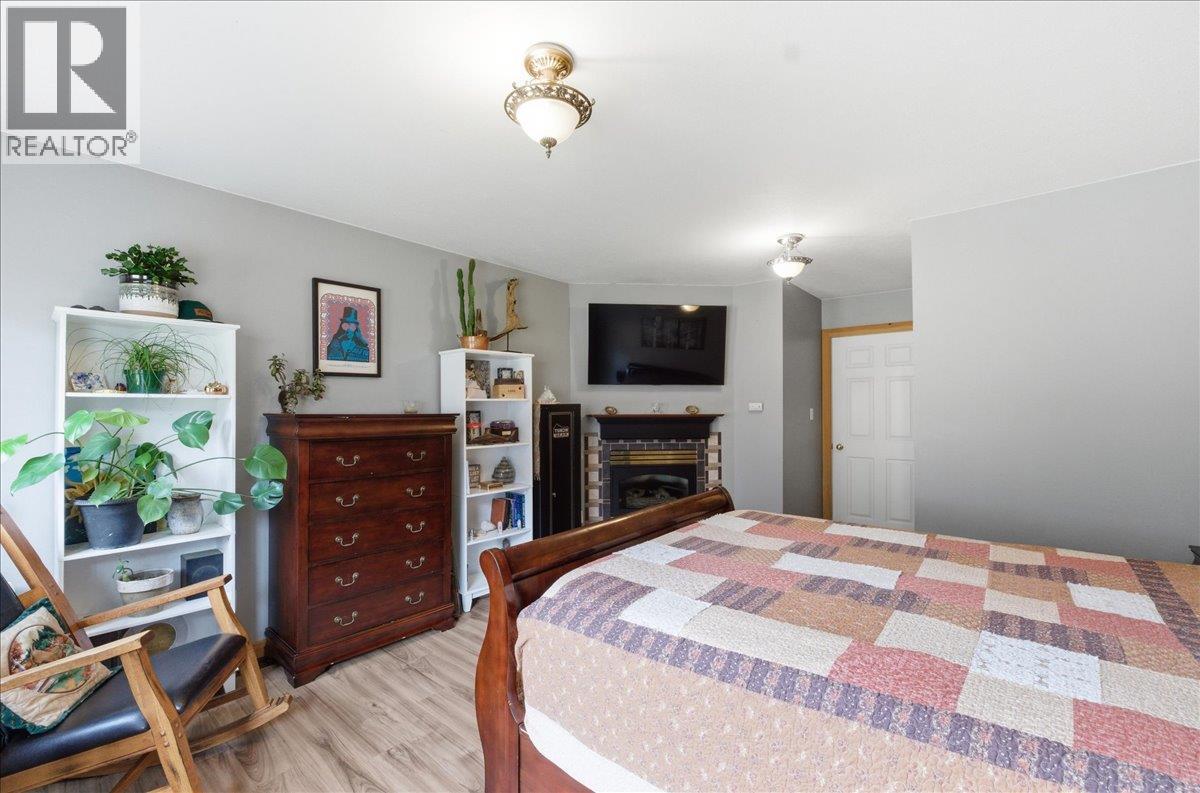 258 2ND Avenue, Trail