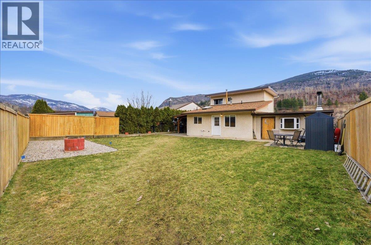 258 2ND Avenue, Trail