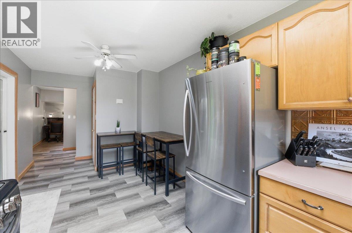 258 2ND Avenue, Trail