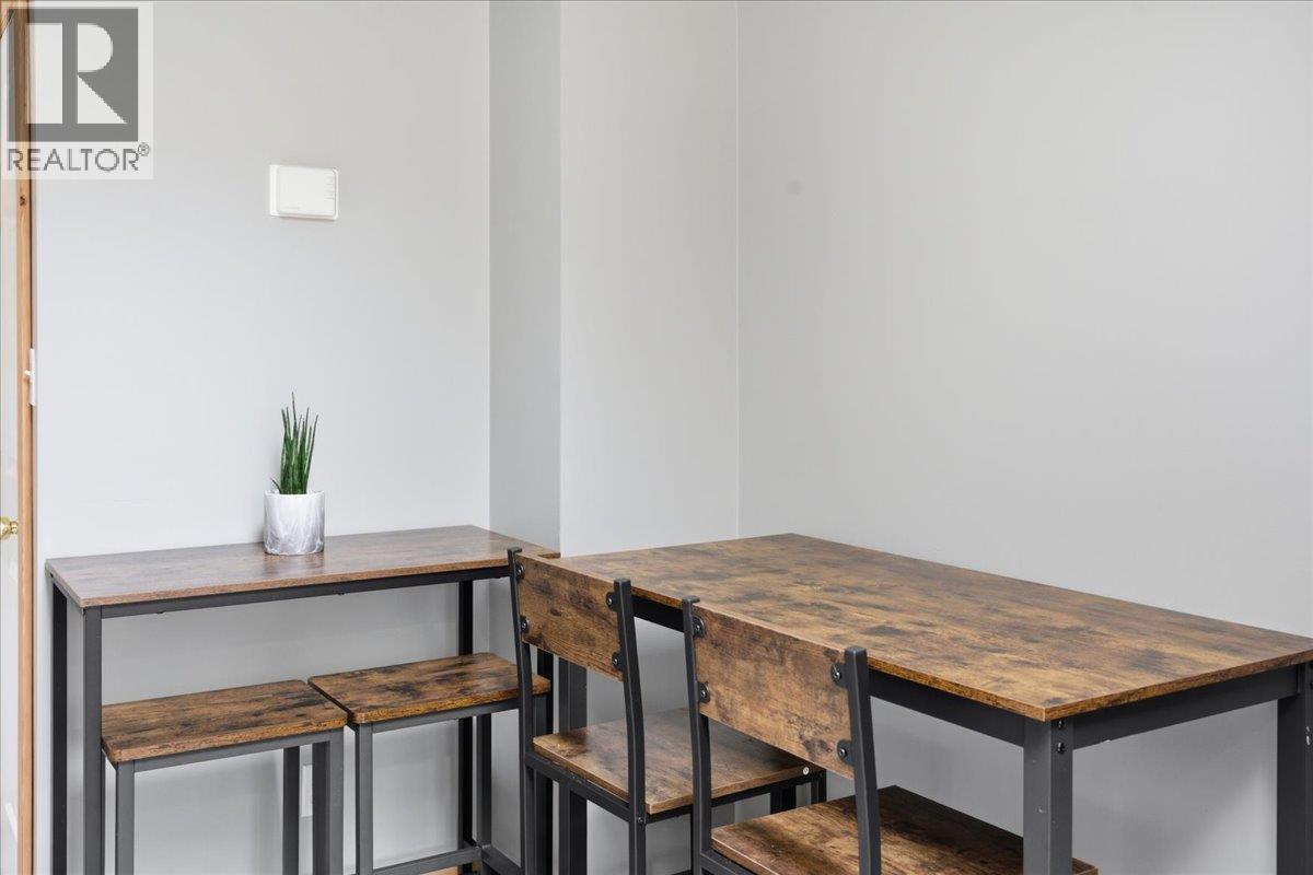 258 2ND Avenue, Trail