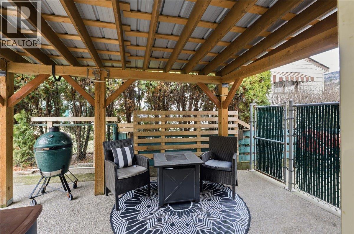 258 2ND Avenue, Trail