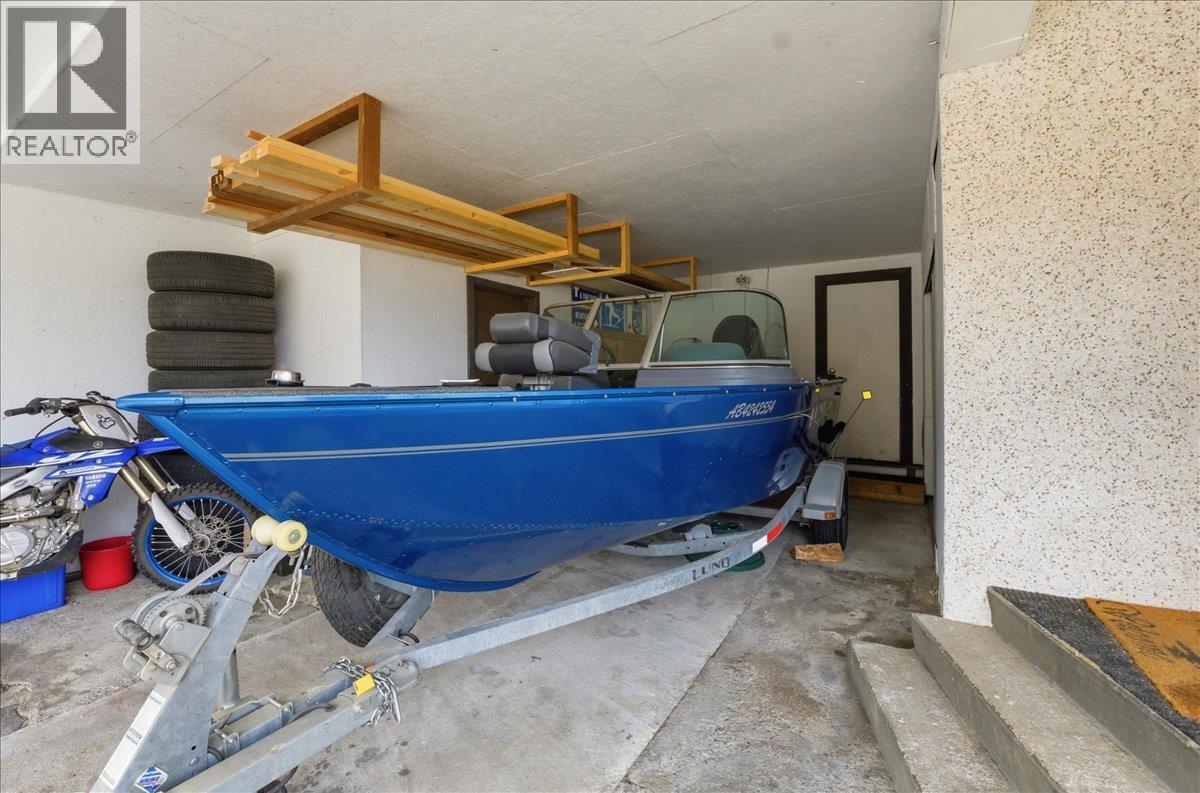 258 2ND Avenue, Trail