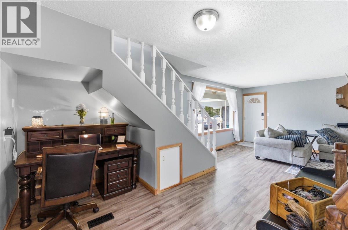 258 2ND Avenue, Trail