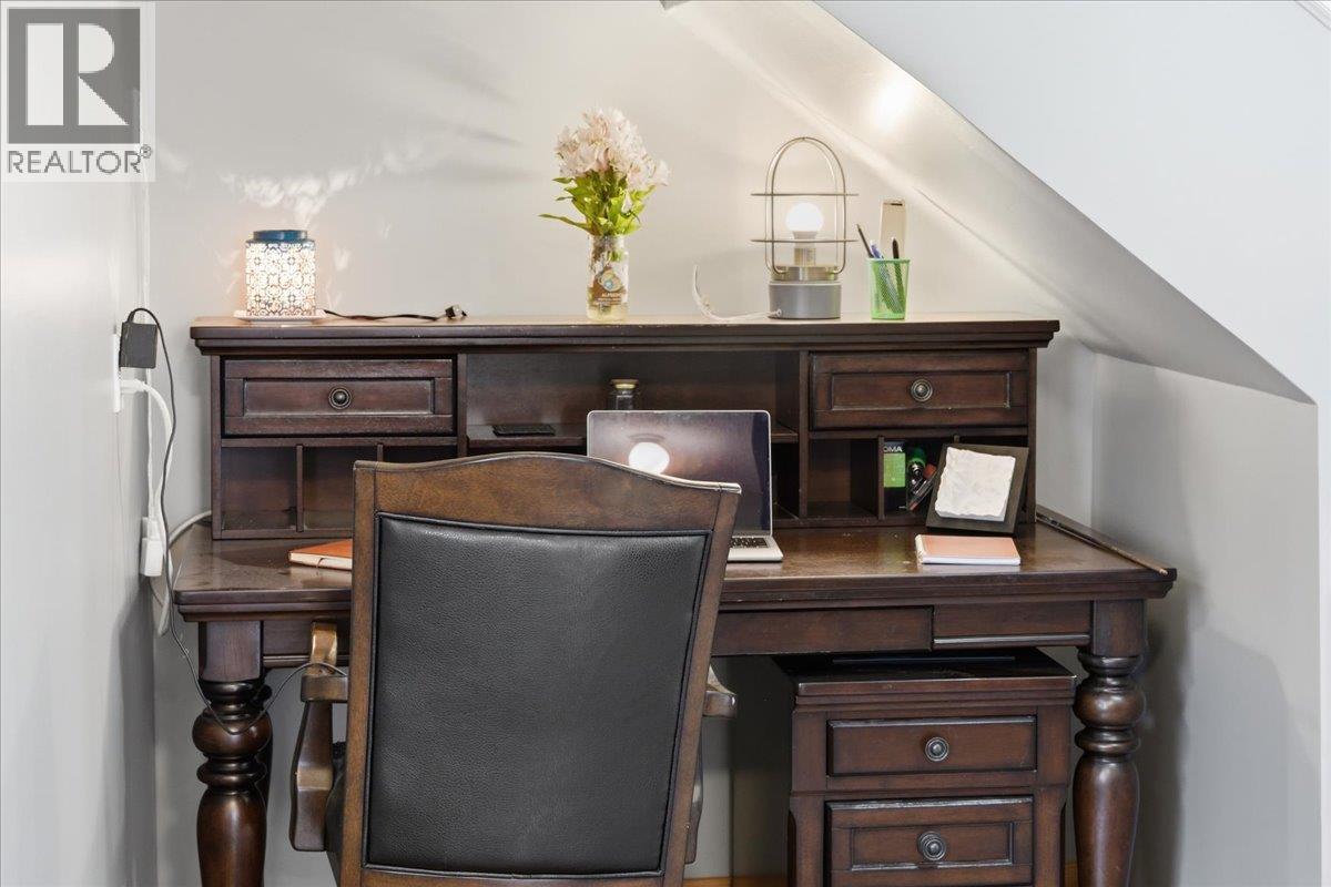 258 2ND Avenue, Trail